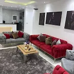 شقه سكنيه مفروشه بكورنيش المعادي