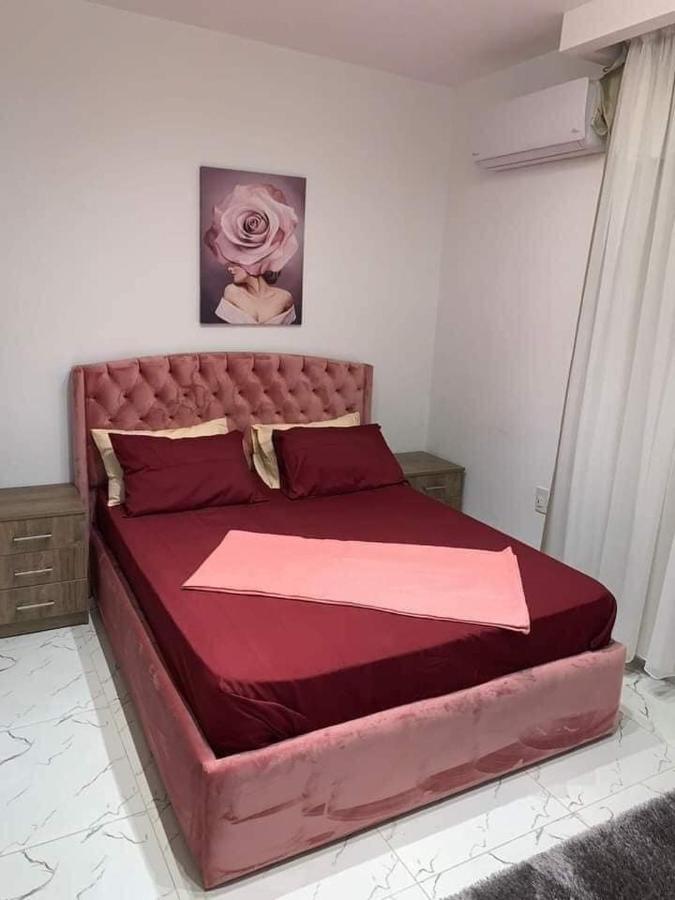شقه سكنيه مفروشه بكورنيش المعادي Apartment *